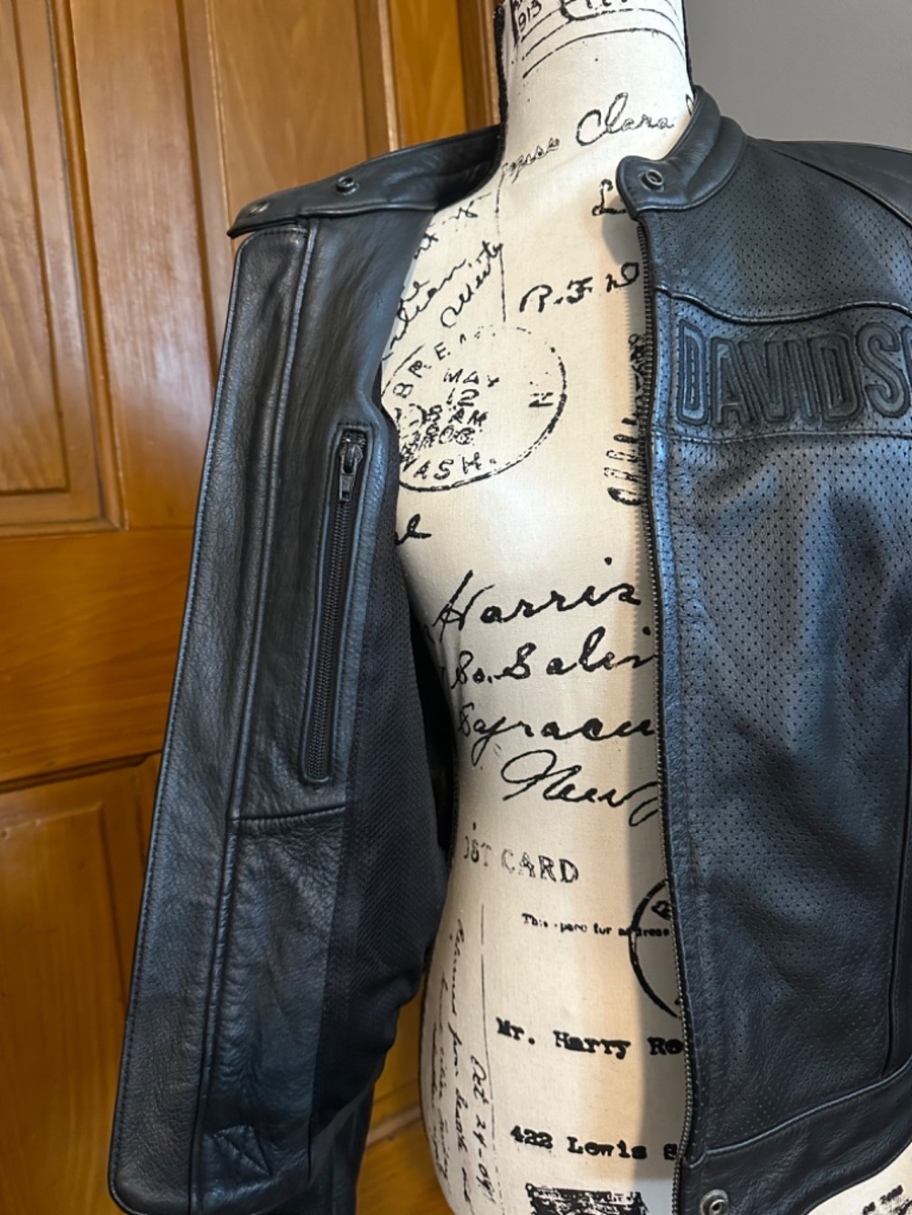 Harley Davidson Black Leather Jacket - Picture 7 of 9